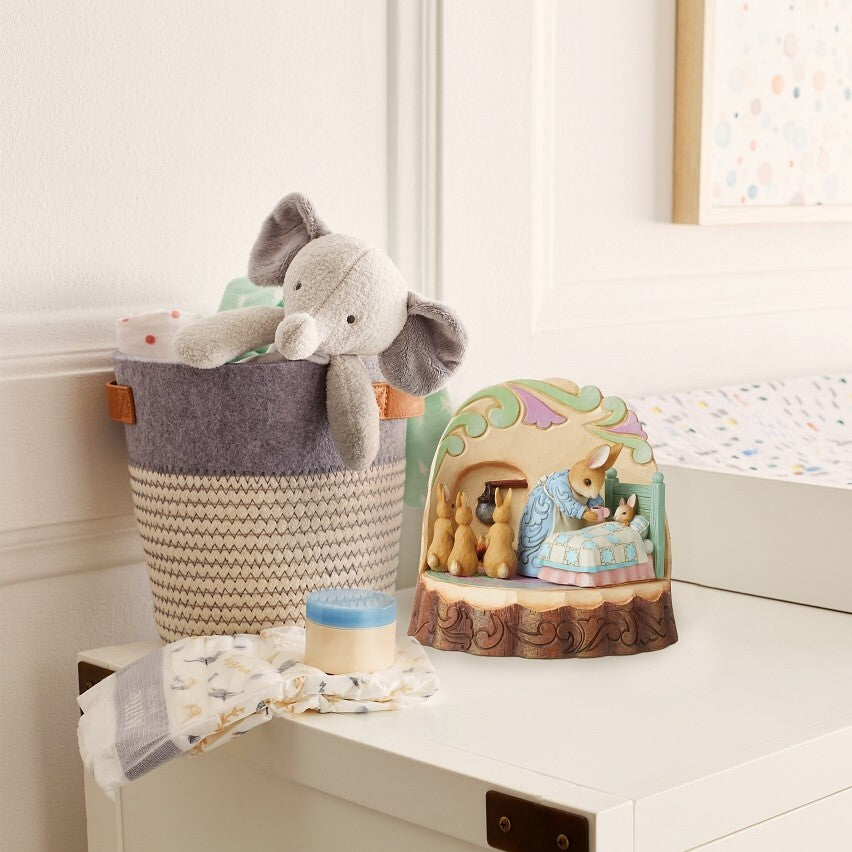 Beatrix Potter - Mrs. Rabbit and Bunnies Carved By Heart - JS