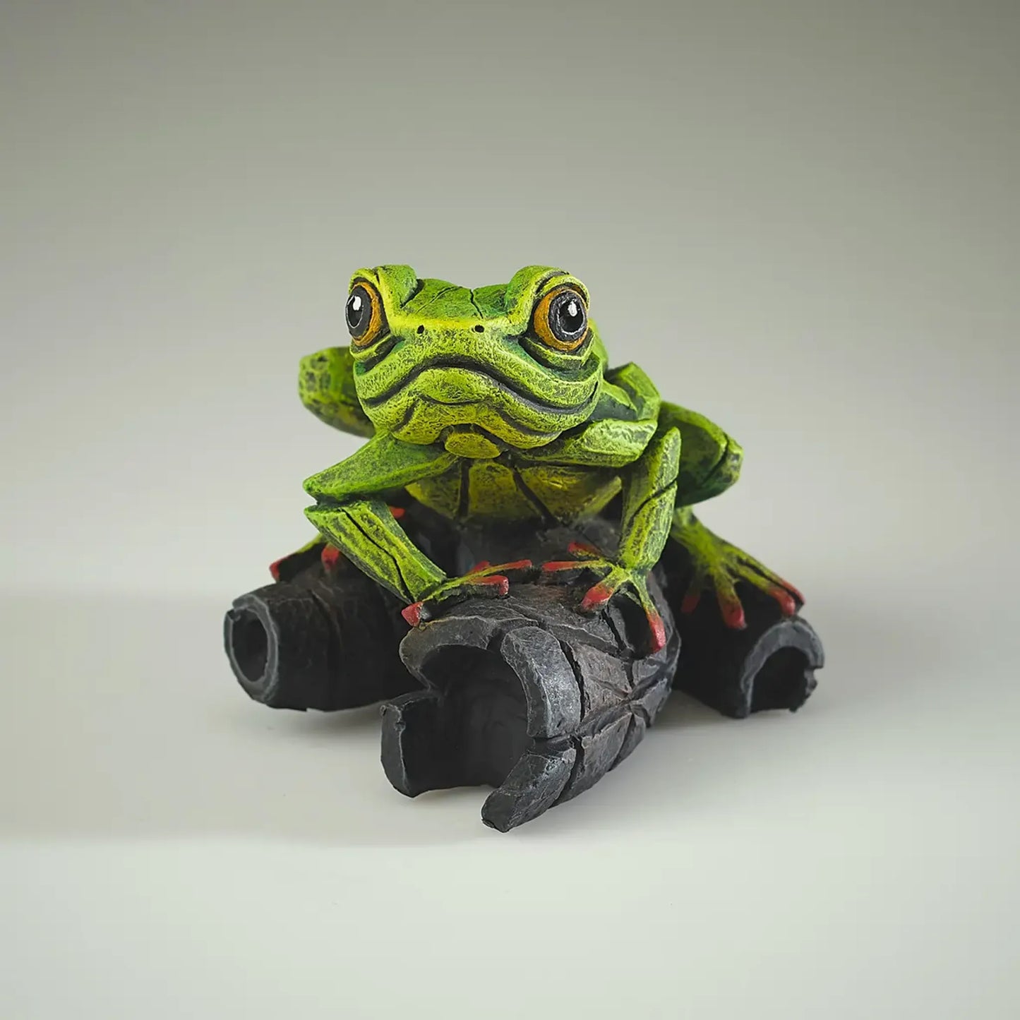 Green Tree Frog - Sculpture (marble/resin)